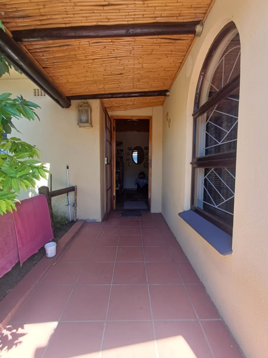 5 Bedroom Property for Sale in Rosedale Western Cape